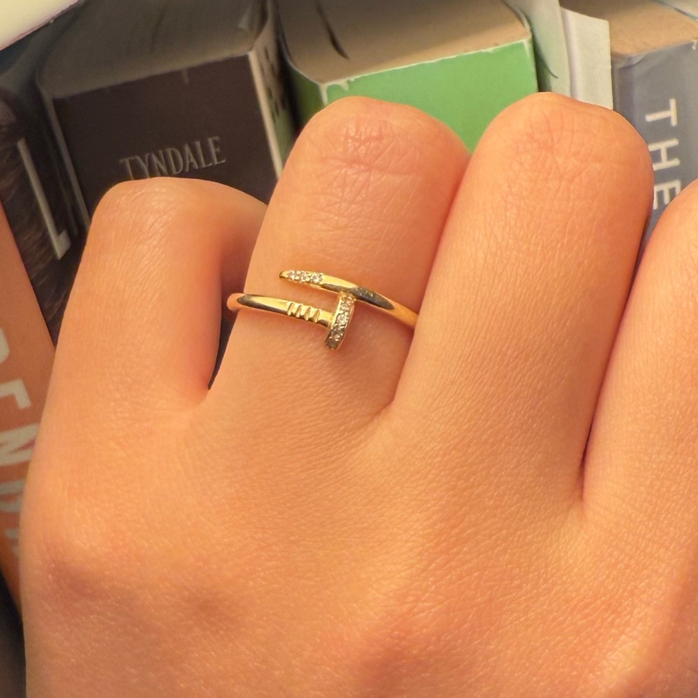 18k solid gold nail ring with CZ stones size 6.5